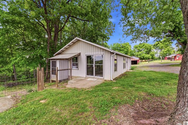 1300 State Route 1901, Marion, KY 42064