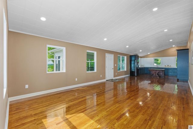 1300 State Route 1901, Marion, KY 42064