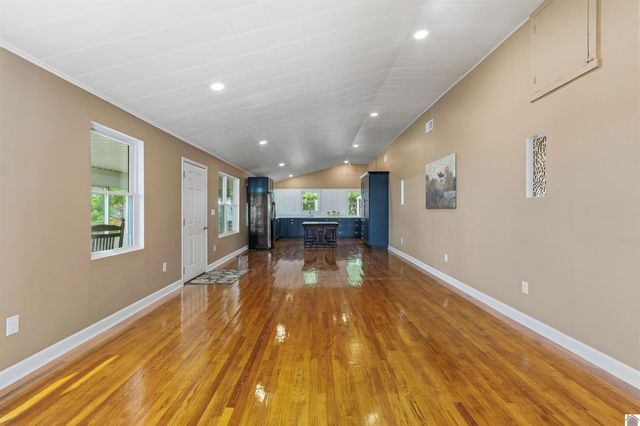 1300 State Route 1901, Marion, KY 42064