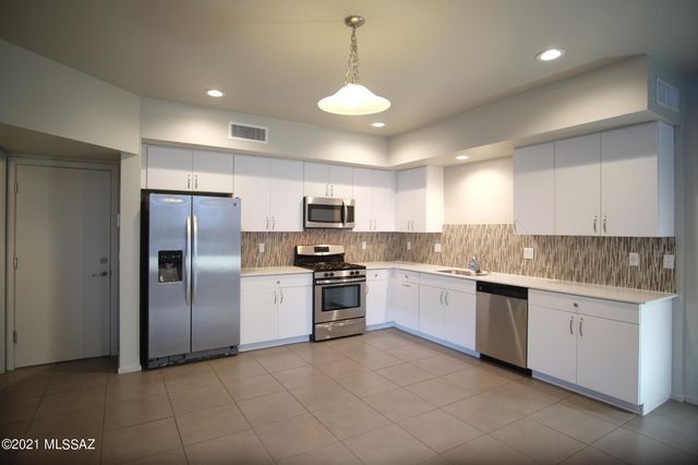 932 E Lustrum Lane, Tucson, AZ 85719