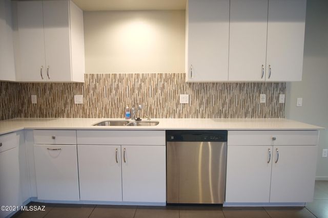 932 E Lustrum Lane, Tucson, AZ 85719