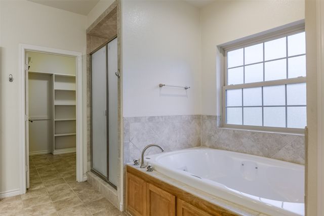 1066 West Road, Waxahachie, TX 75165