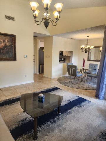 2106 Amesbury Drive 220, Arlington, TX 76011