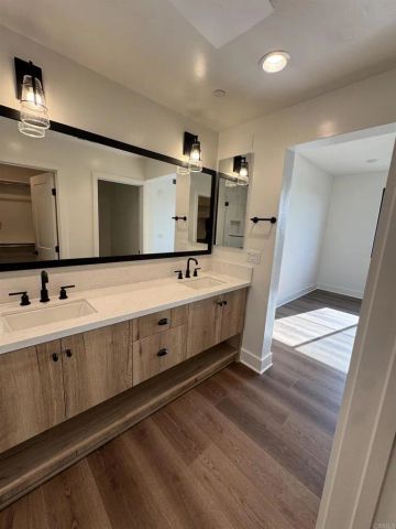 1105 Catania Court 201, Encinitas, CA 92024