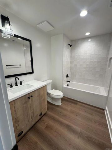 1105 Catania Court 201, Encinitas, CA 92024