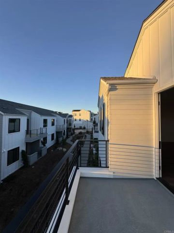 1105 Catania Court 201, Encinitas, CA 92024