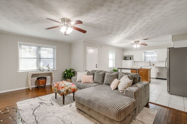 2730 Larkspur Lane, Dallas, TX 75233