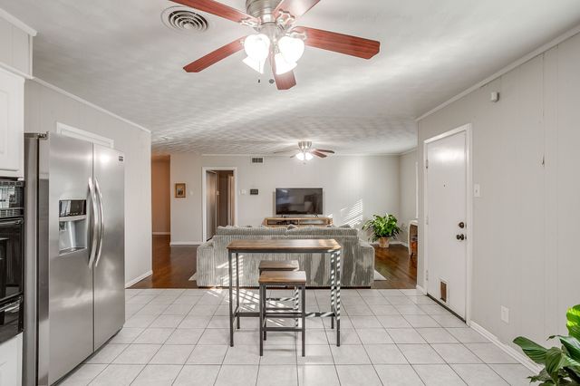 2730 Larkspur Lane, Dallas, TX 75233