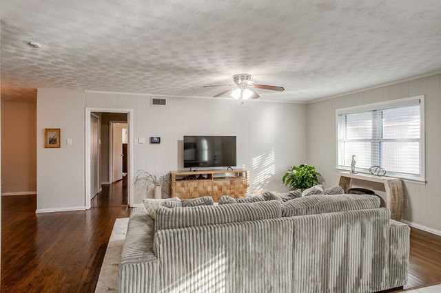 2730 Larkspur Lane, Dallas, TX 75233