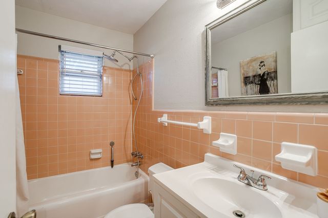 2730 Larkspur Lane, Dallas, TX 75233