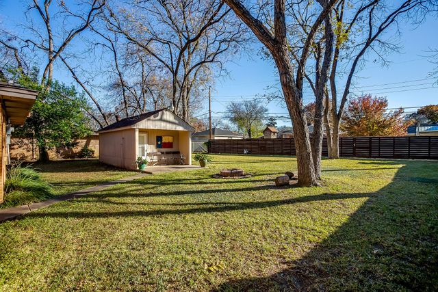 2730 Larkspur Lane, Dallas, TX 75233