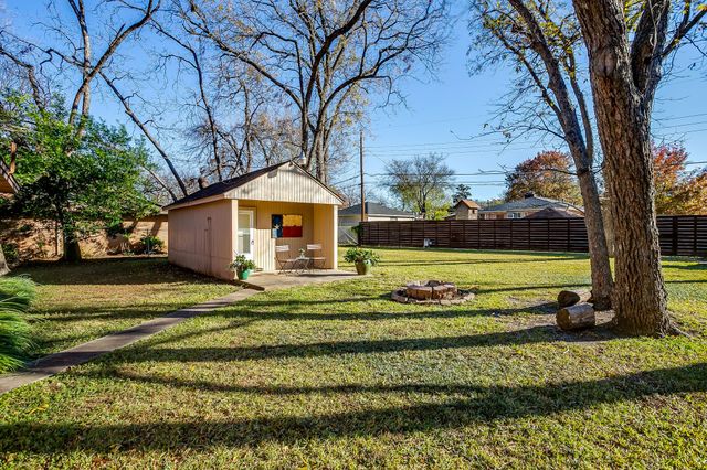 2730 Larkspur Lane, Dallas, TX 75233