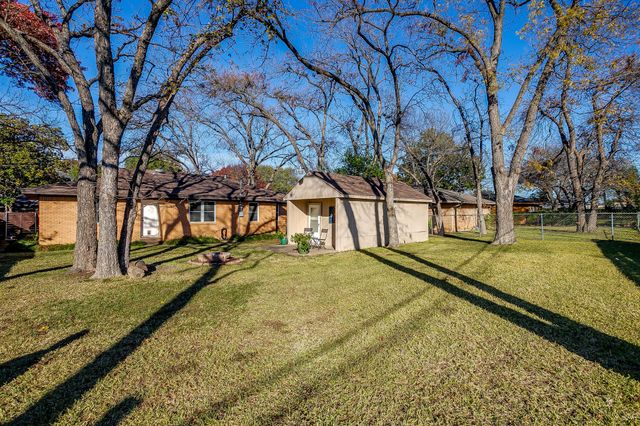 2730 Larkspur Lane, Dallas, TX 75233