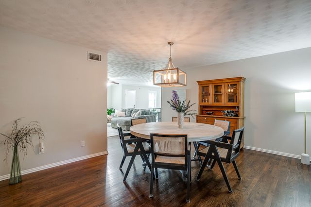 2730 Larkspur Lane, Dallas, TX 75233