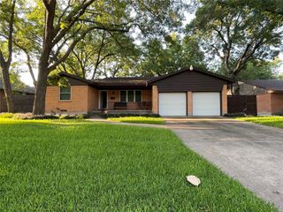 2730 Larkspur Lane, Dallas, TX 75233