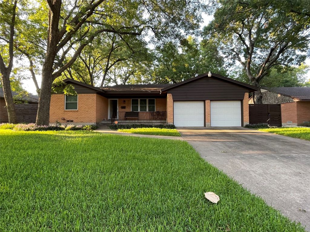 2730 Larkspur Lane, Dallas, TX 75233