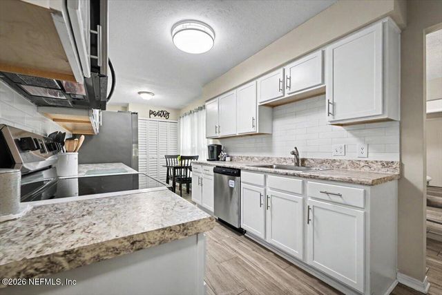 1102 MEADOW Drive, Orange Park, FL 32065