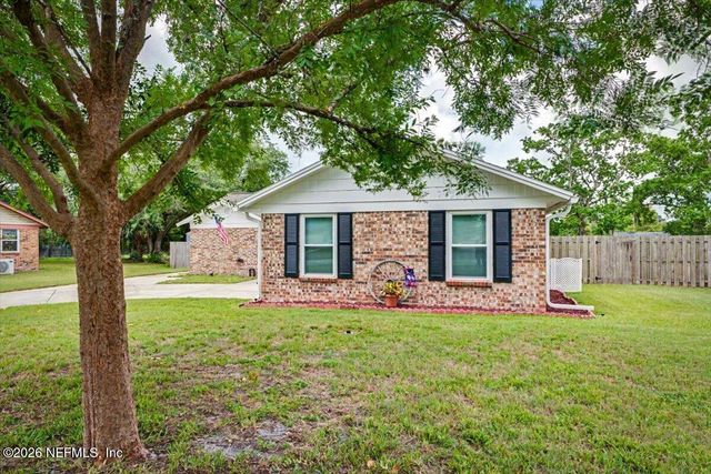 1102 MEADOW Drive, Orange Park, FL 32065