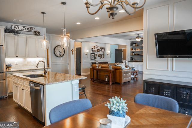 415 Eas Way, Fayetteville, GA 30215