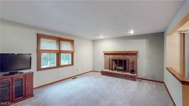 3846 Golden Wood Way, Uniontown, OH 44685