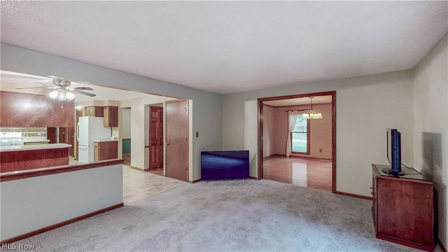 3846 Golden Wood Way, Uniontown, OH 44685