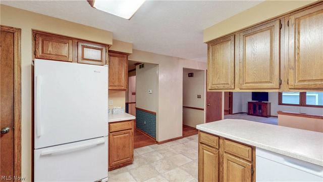 3846 Golden Wood Way, Uniontown, OH 44685