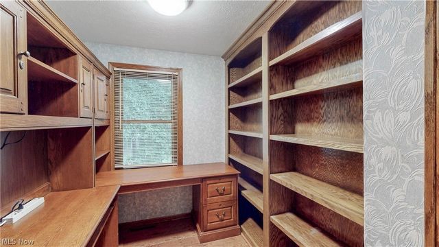 3846 Golden Wood Way, Uniontown, OH 44685