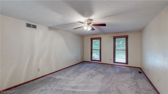 3846 Golden Wood Way, Uniontown, OH 44685