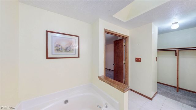 3846 Golden Wood Way, Uniontown, OH 44685