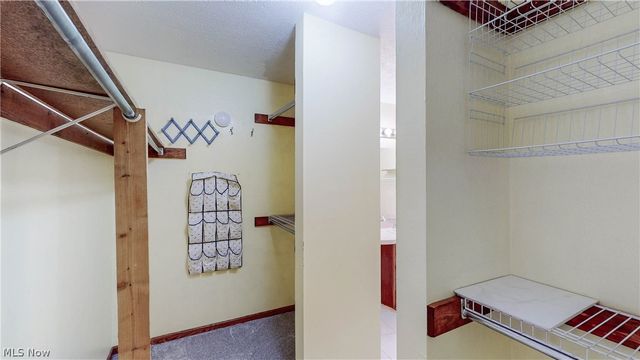 3846 Golden Wood Way, Uniontown, OH 44685
