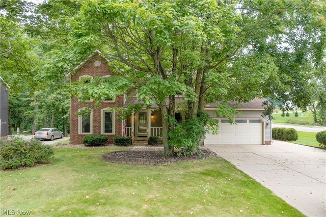3846 Golden Wood Way, Uniontown, OH 44685