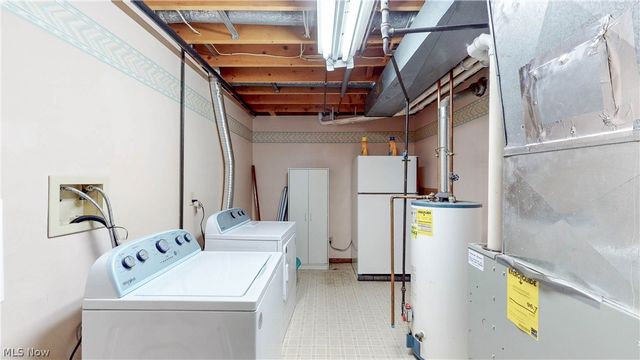 3846 Golden Wood Way, Uniontown, OH 44685