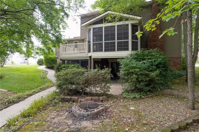 3846 Golden Wood Way, Uniontown, OH 44685