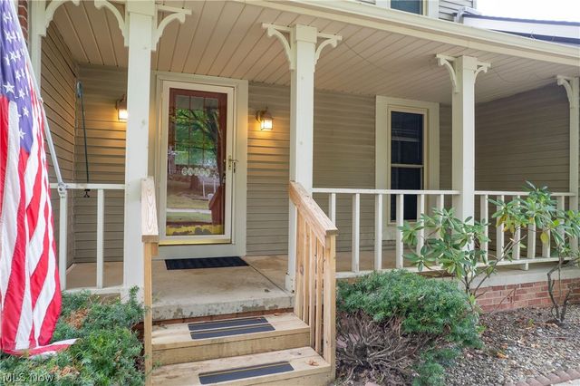 3846 Golden Wood Way, Uniontown, OH 44685