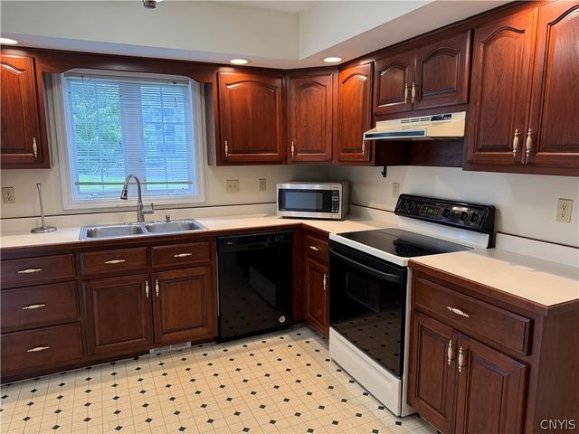 128 Hagan Circle, Oneida, NY 13421