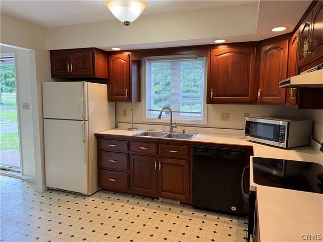 128 Hagan Circle, Oneida, NY 13421
