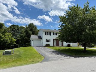 128 Hagan Circle, Oneida, NY 13421