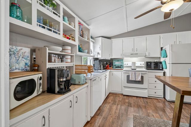 132 Crooked Island Circle, Murrells Inlet, SC 29576