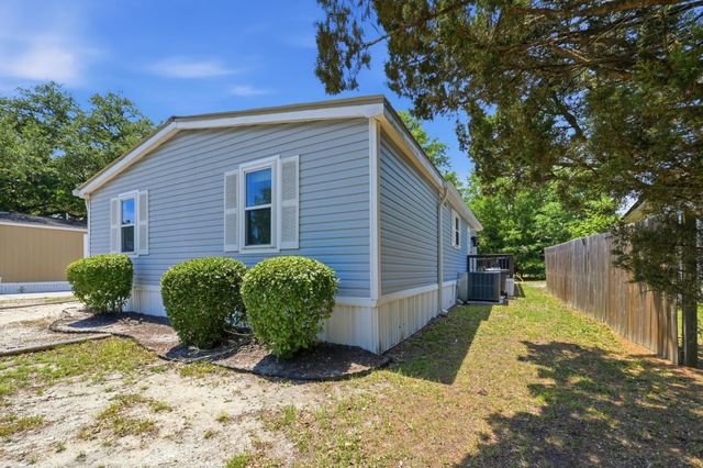 132 Crooked Island Circle, Murrells Inlet, SC 29576