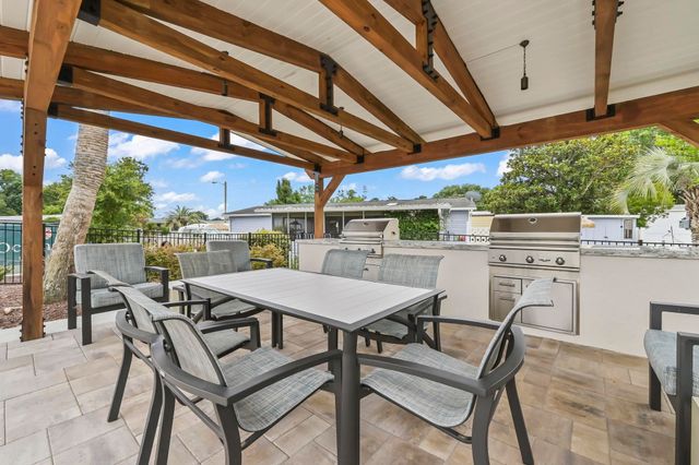 132 Crooked Island Circle, Murrells Inlet, SC 29576
