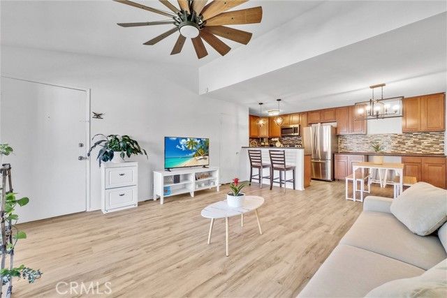 23276 Orange Avenue 8, Lake Forest (el Toro), CA 92630