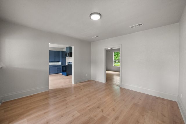 404 S Tyler Avenue, Dawson, TX 76639