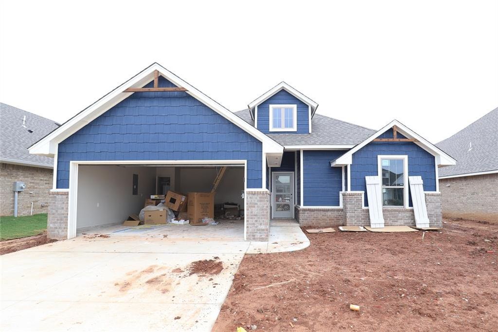 Image 1 of property listing at 8105 NW 153rd Street, Edmond, OK 73013