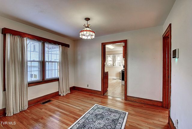 816 Riverview Drive, Elizabethton, TN 37643