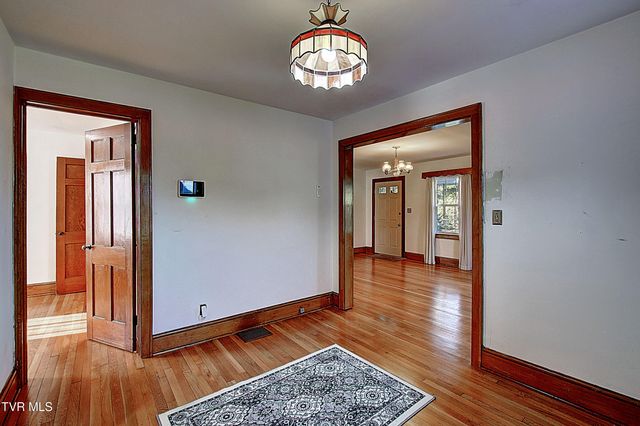 816 Riverview Drive, Elizabethton, TN 37643