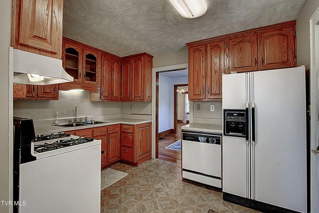 816 Riverview Drive, Elizabethton, TN 37643