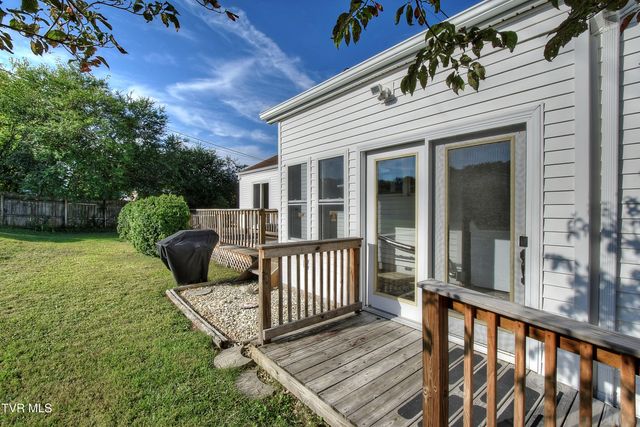 816 Riverview Drive, Elizabethton, TN 37643