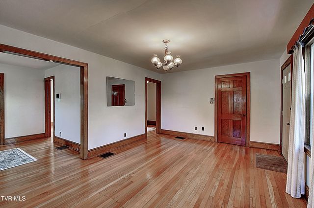 816 Riverview Drive, Elizabethton, TN 37643