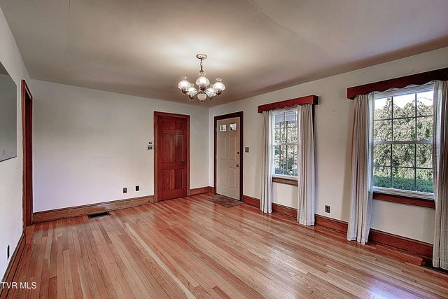 816 Riverview Drive, Elizabethton, TN 37643