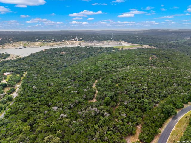 275 COUNTY ROAD 260 E, Mico, TX 78056